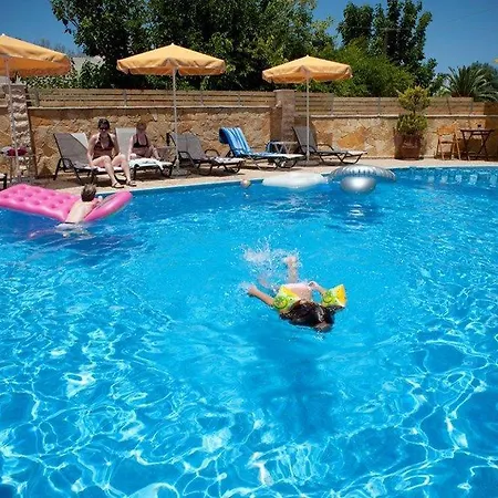 Nikolas Apartman *